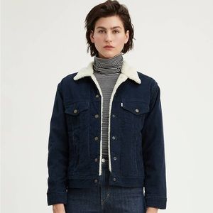Levi’s Ex-Boyfriend Vintage Sherpa Trucker Jacket Size Medium